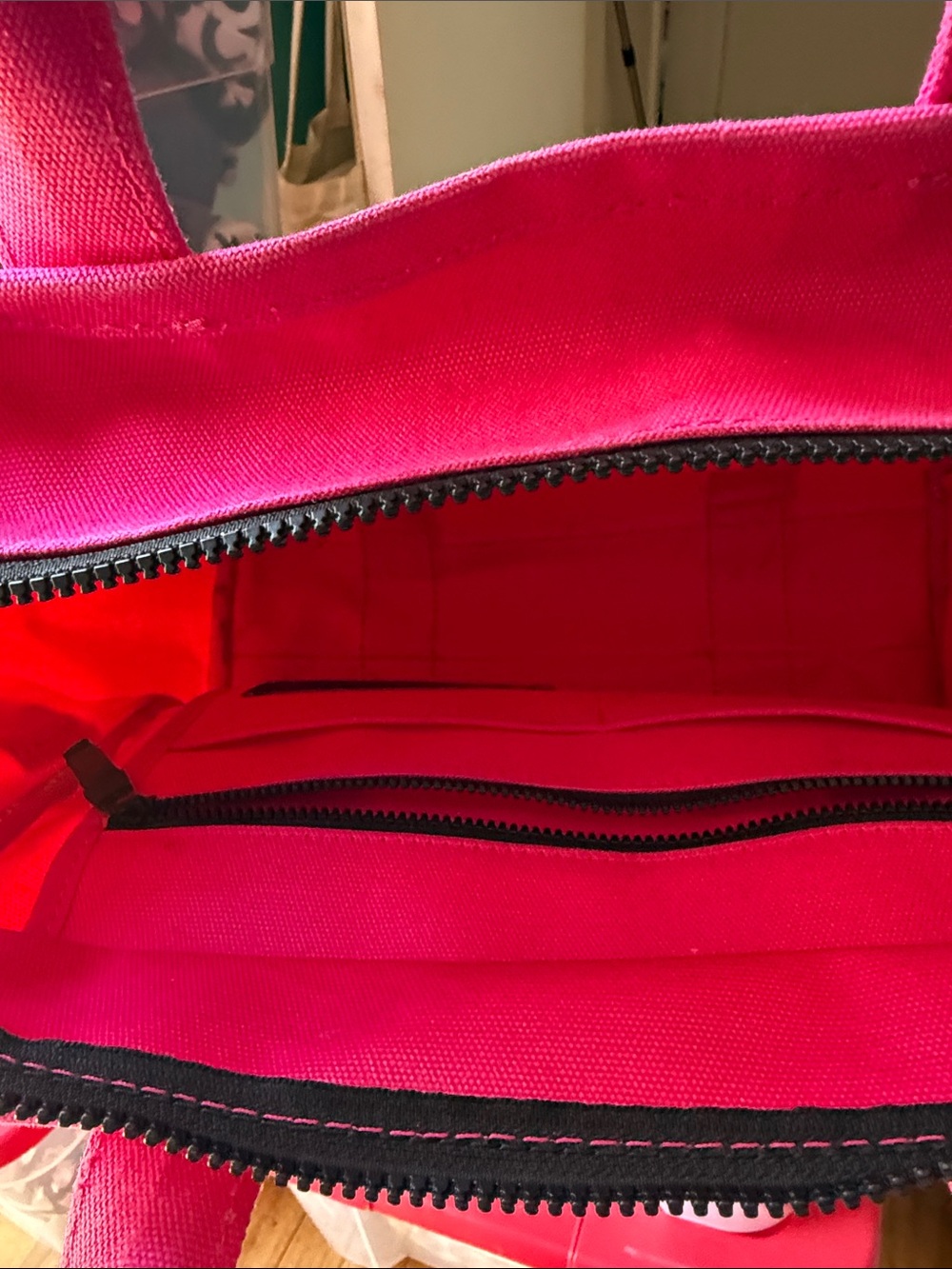 Marc Jacobs Hot Pink canvas tote used - Picture 4 of 6